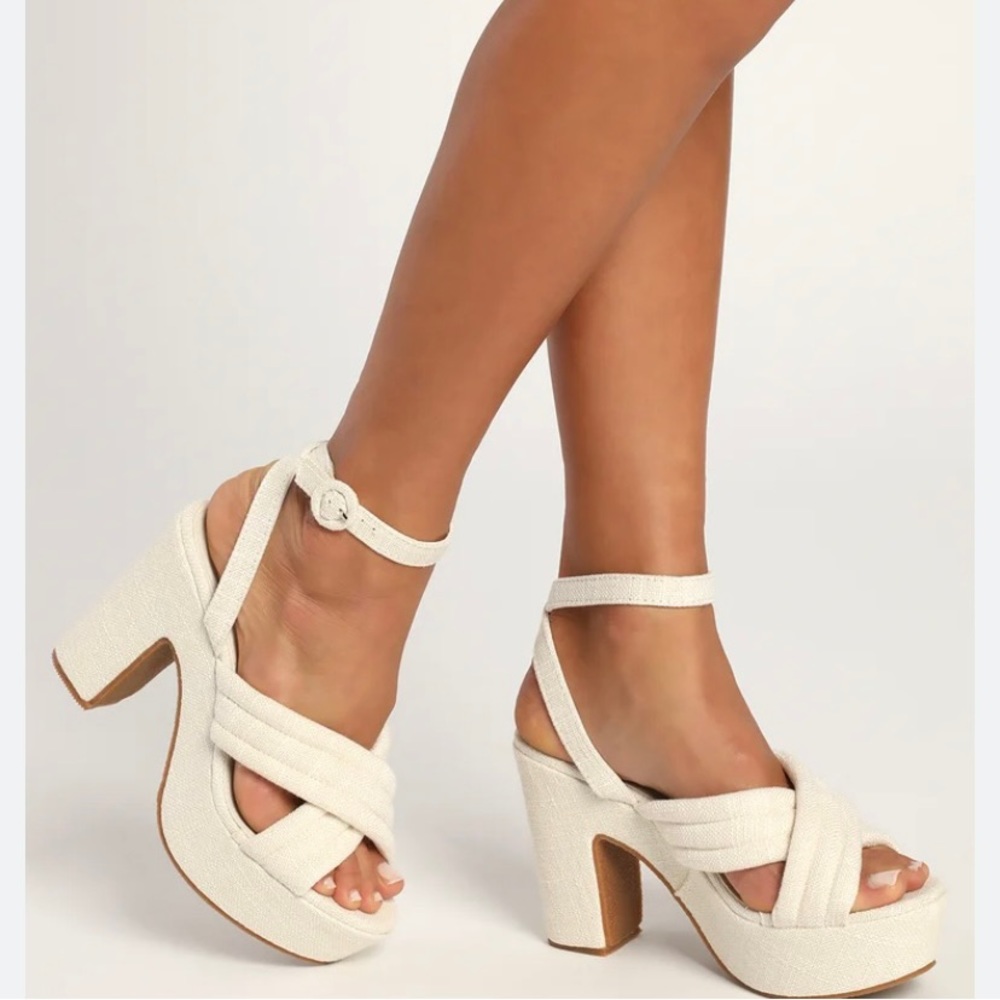 LULUS Nokunu Off-White Canvas Ankle Strap Platform Sandals NWT size 9